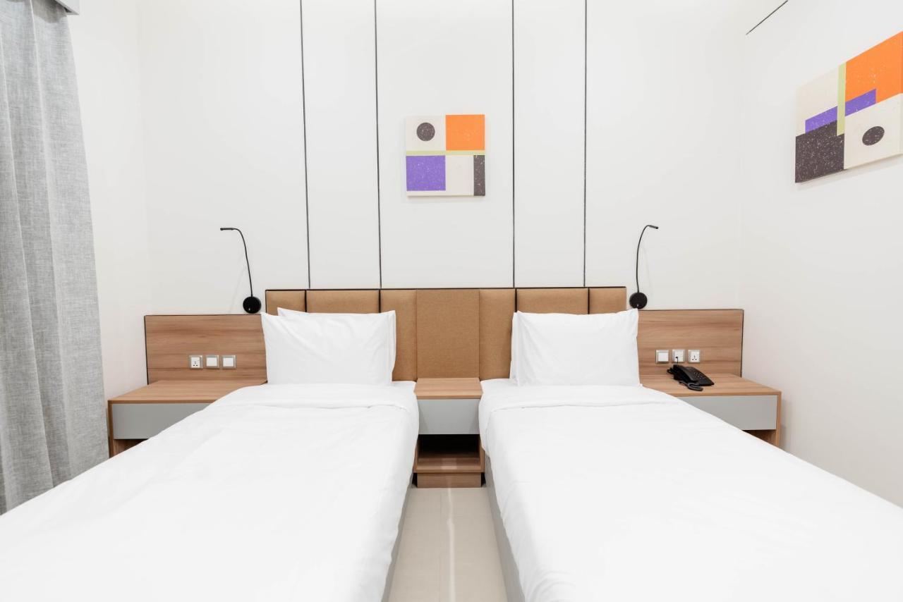 Resivation Hotel Дубай Екстериор снимка