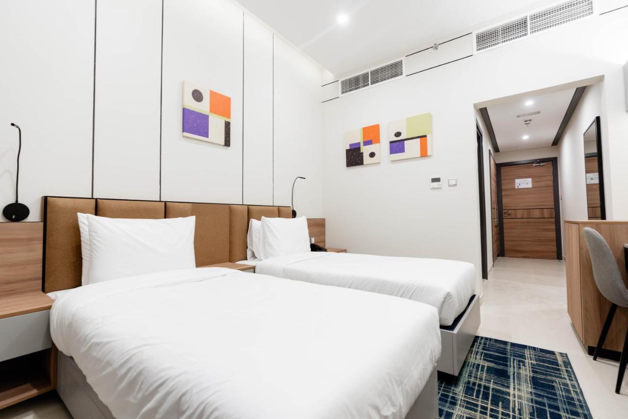 Resivation Hotel Дубай Екстериор снимка