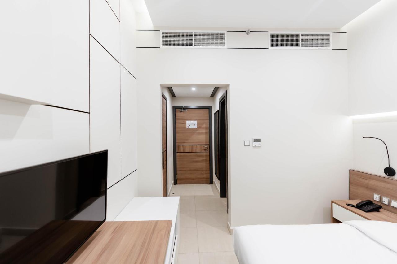 Resivation Hotel Дубай Екстериор снимка