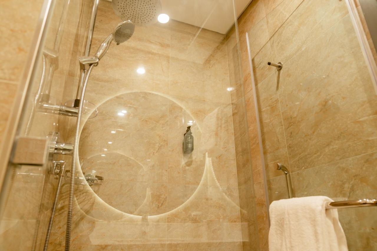 Resivation Hotel Дубай Екстериор снимка
