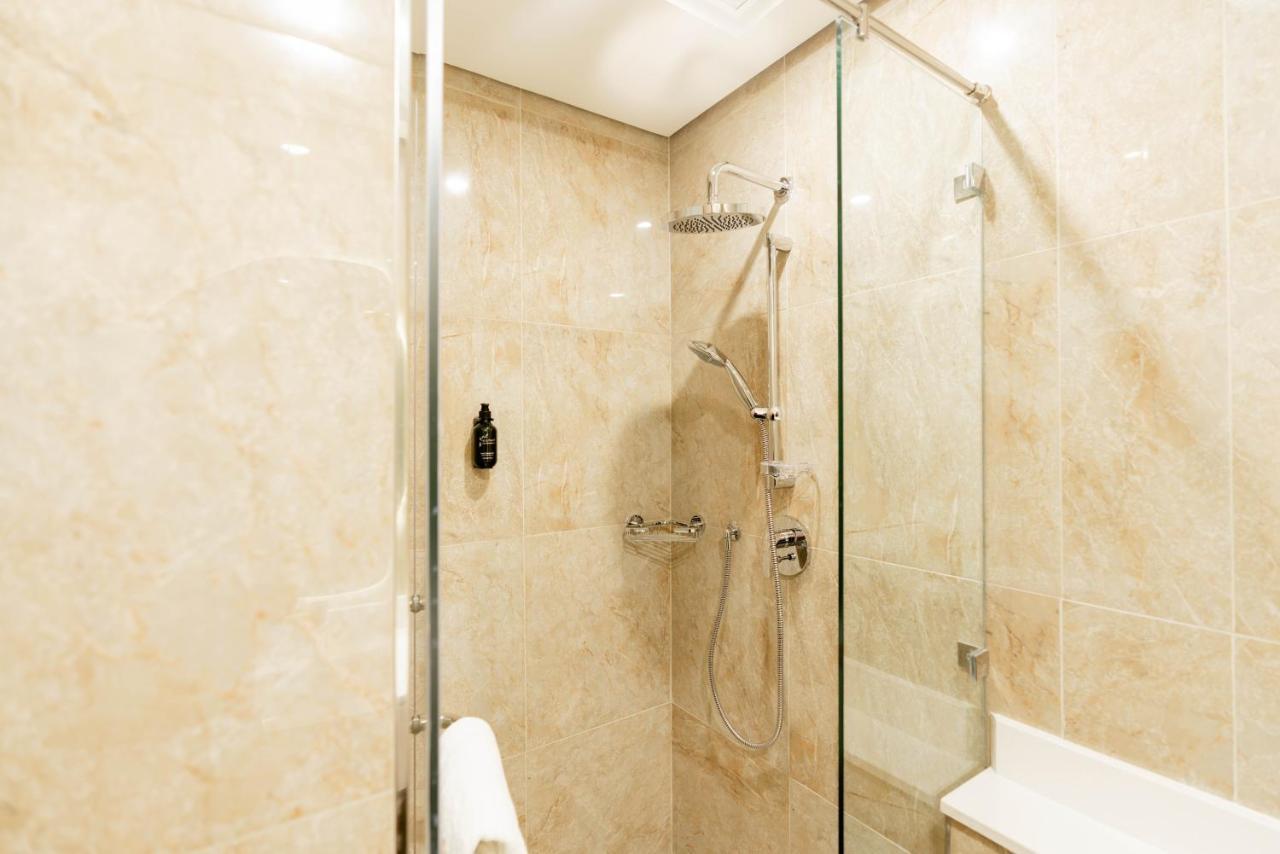 Resivation Hotel Дубай Екстериор снимка