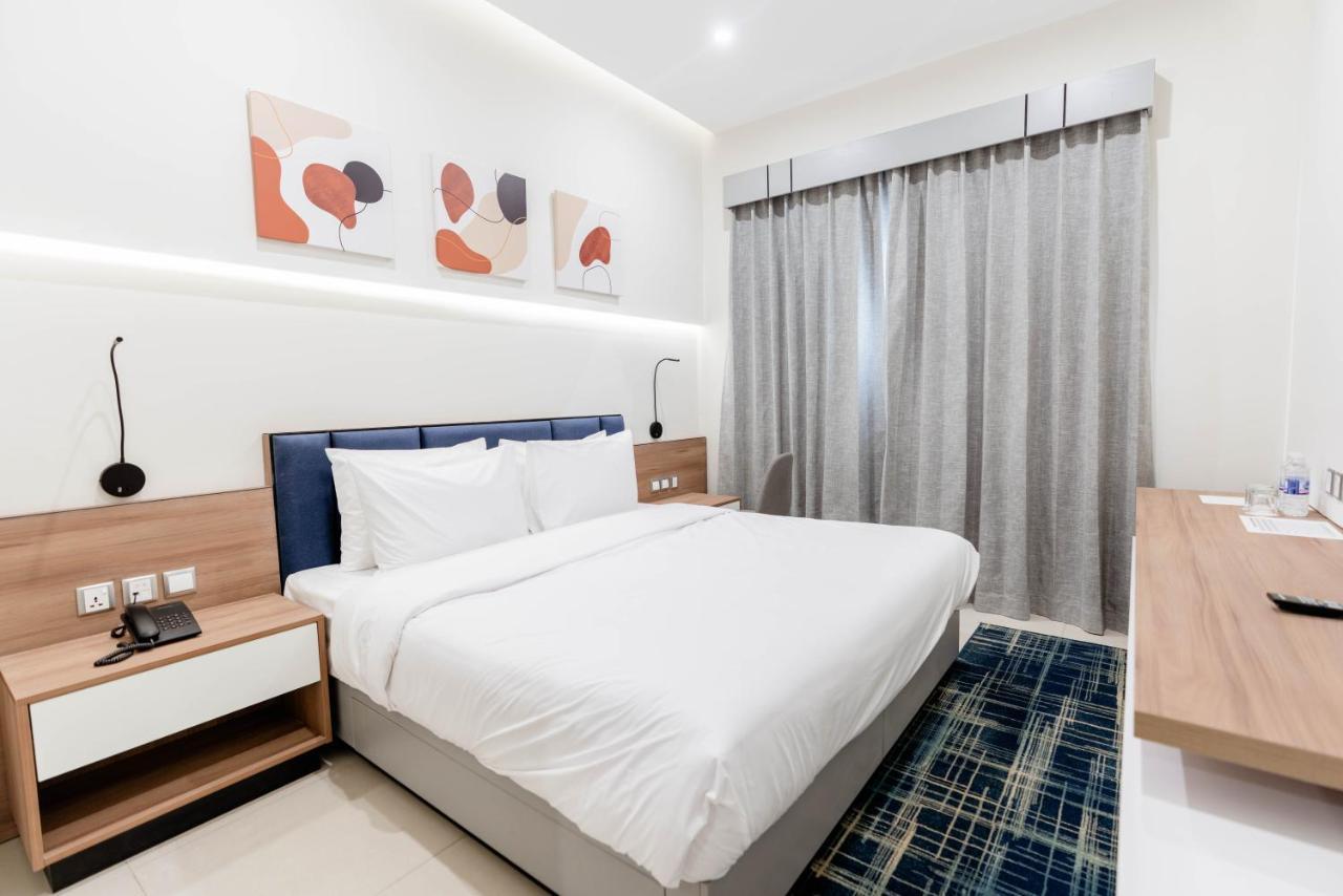 Resivation Hotel Дубай Екстериор снимка