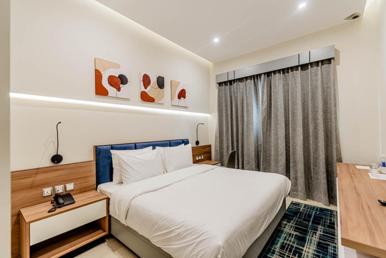 Resivation Hotel Дубай Екстериор снимка