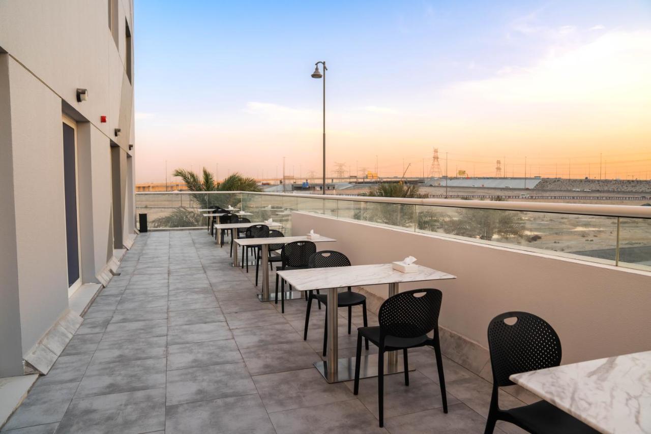 Resivation Hotel Дубай Екстериор снимка